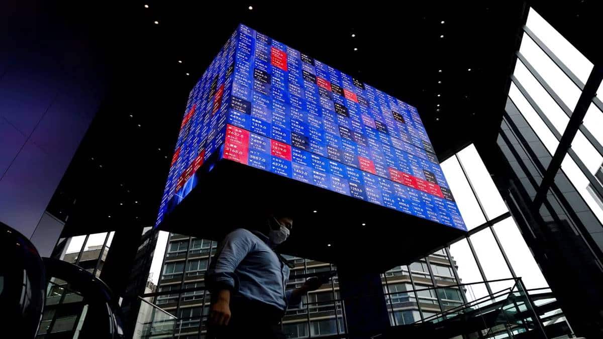 Asian shares subdued, dollar steady, focus on US CPI data