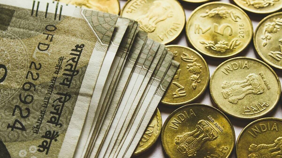 Rupee falls 4 paise to close at 81.34 against US dollar