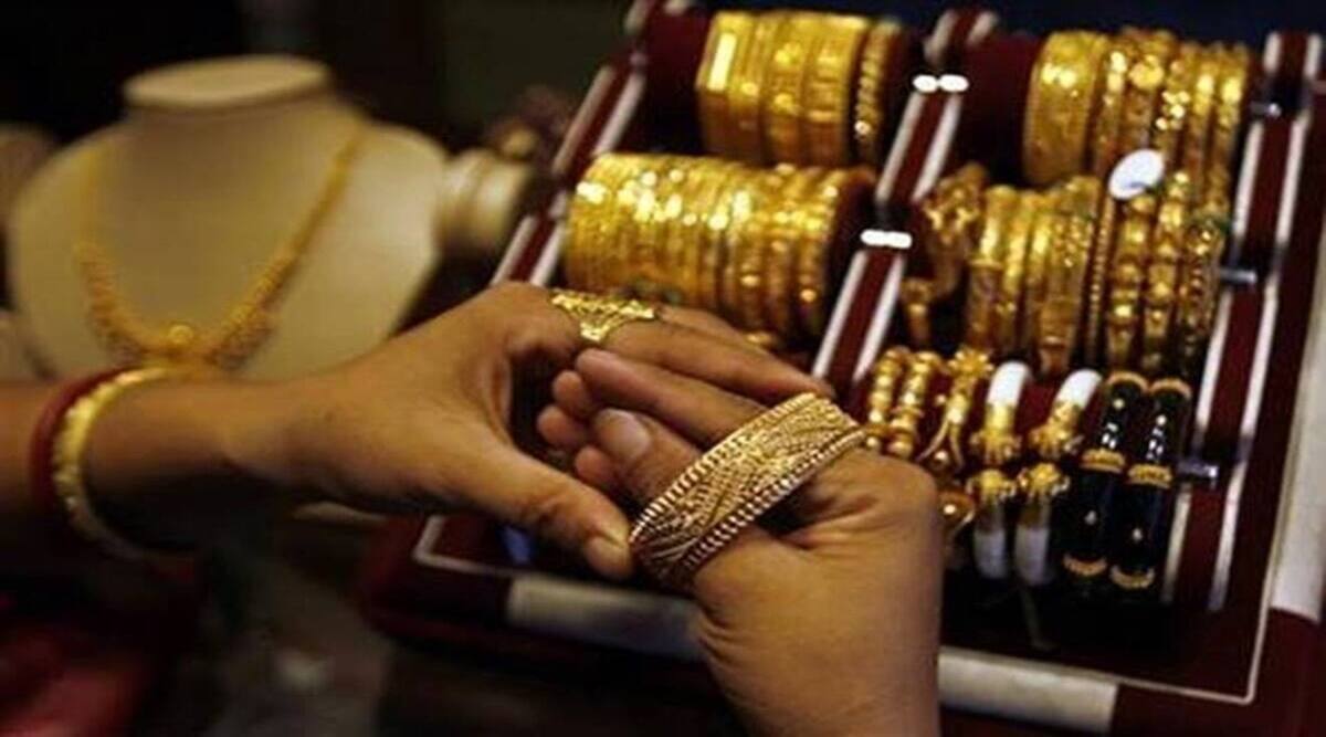Gold Price Today, 10 January: Prices flat; traders await cues from US Fed, hope for less-hawkish stance