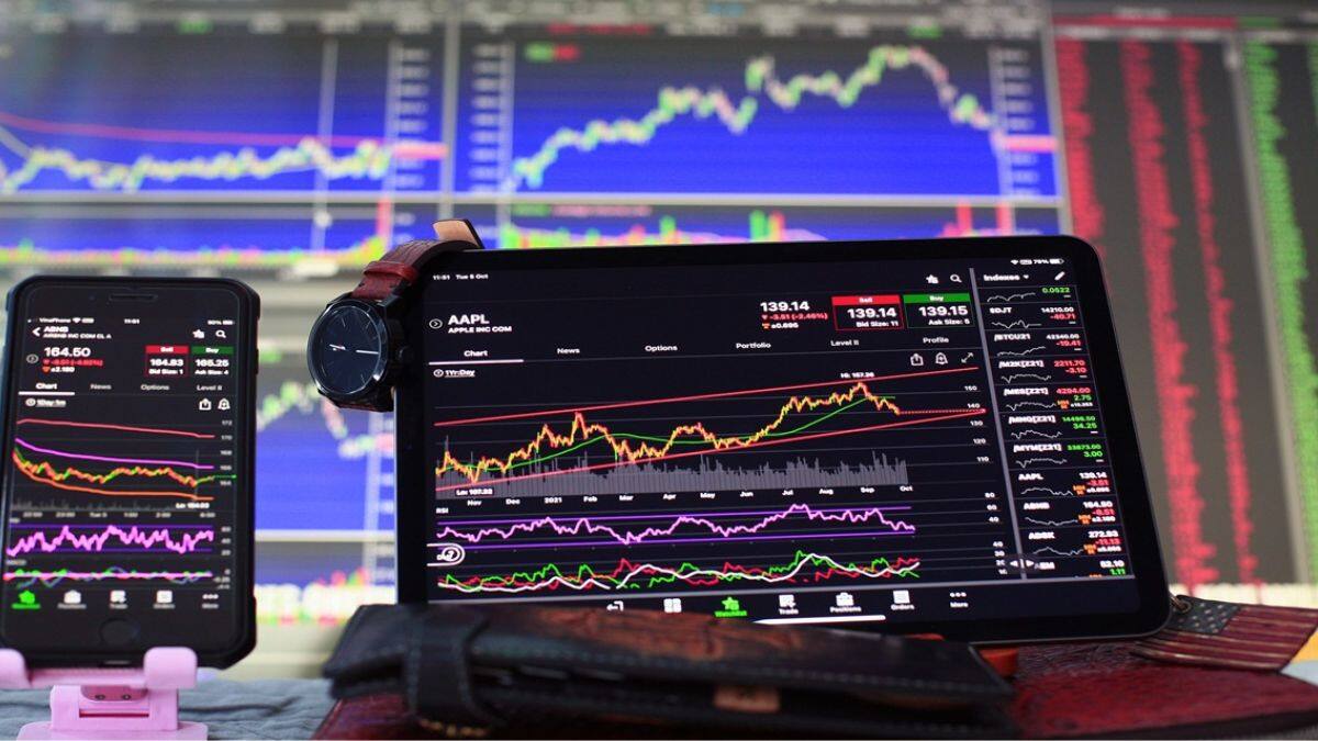 FII DII data: FPI sold shares worth Rs 3208.15 crore, DII bought shares worth Rs 2430.62 crore on Jan 11